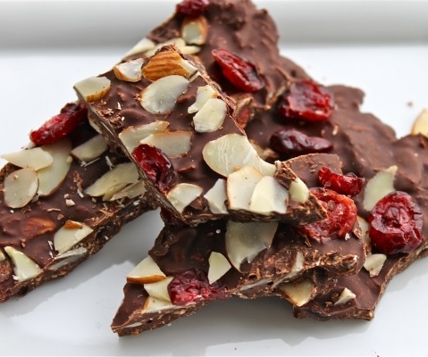 Chocolate almond bark 